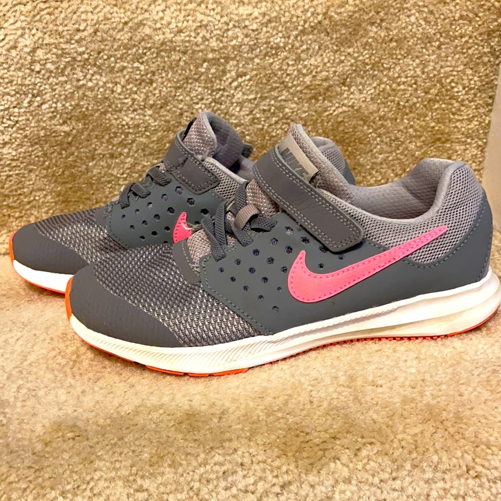 Girls Nikes